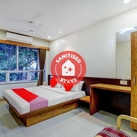 Valsad Oyo 77491 Hotel Shreenath מראה חיצוני תמונה