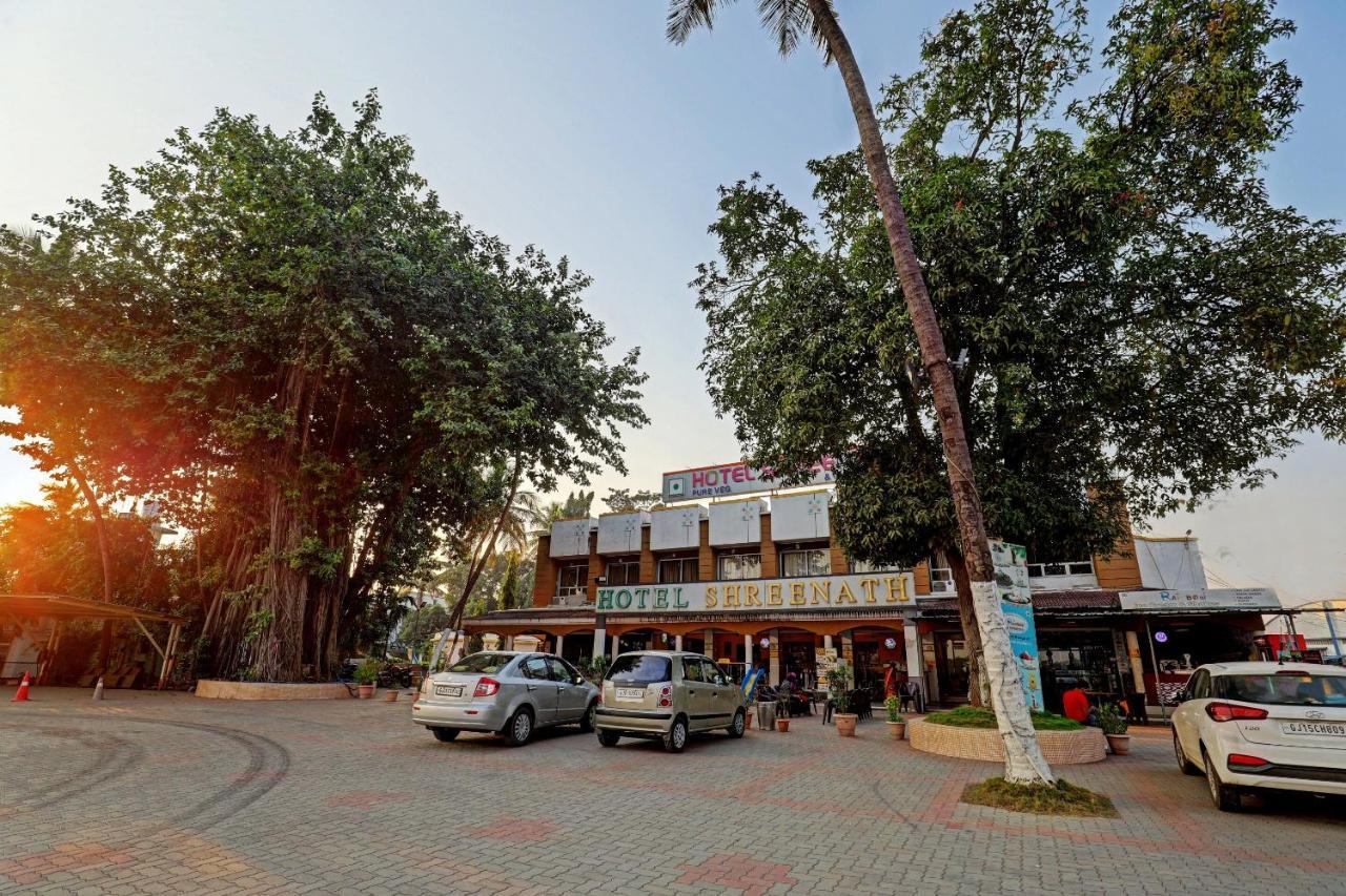 Valsad Oyo 77491 Hotel Shreenath מראה חיצוני תמונה