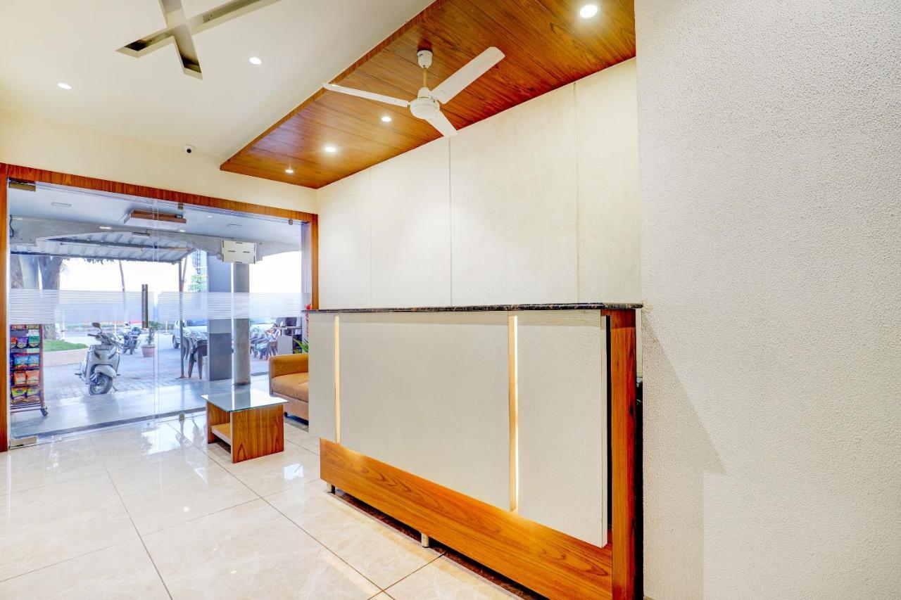 Valsad Oyo 77491 Hotel Shreenath מראה חיצוני תמונה