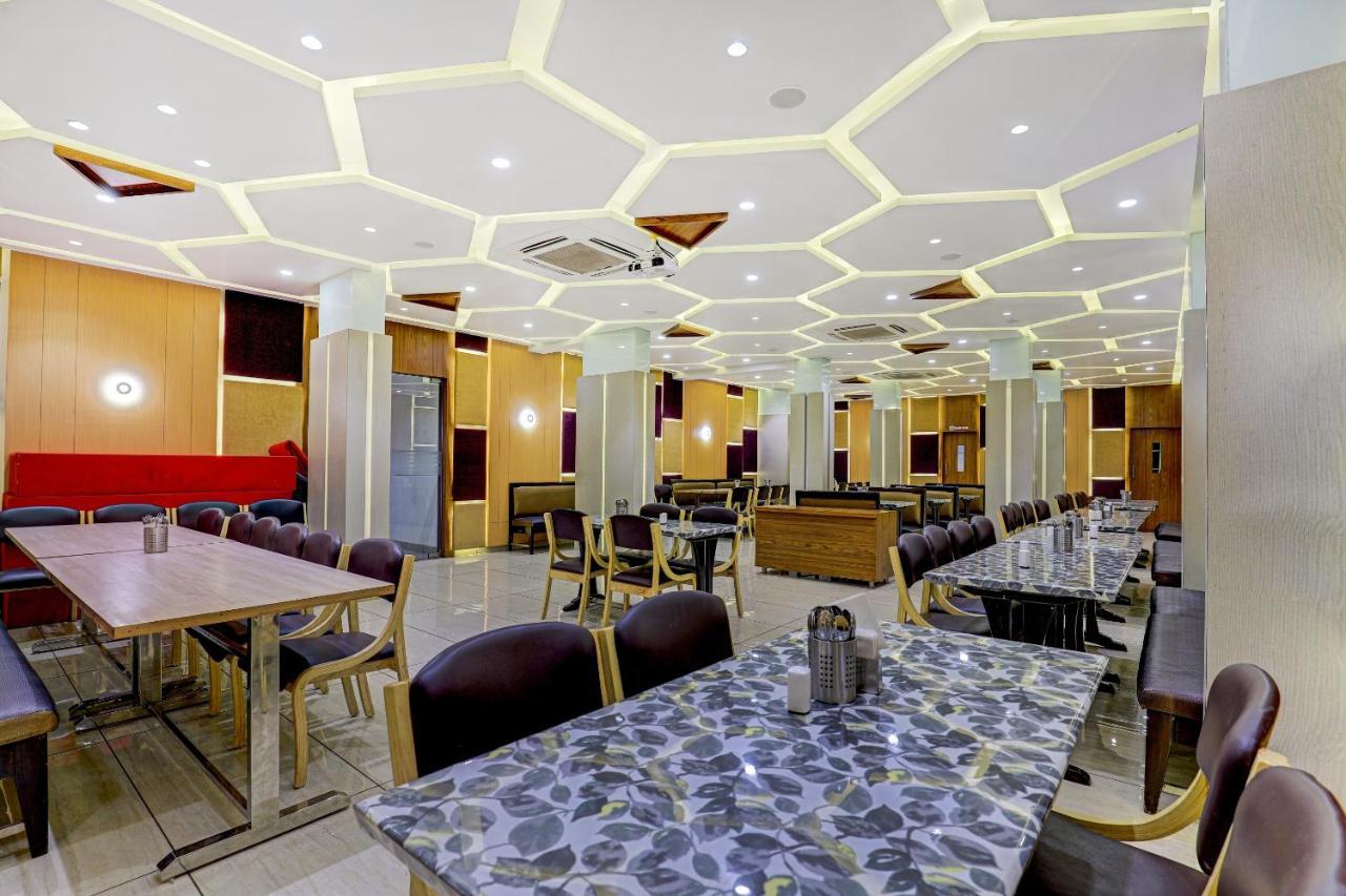 Valsad Oyo 77491 Hotel Shreenath מראה חיצוני תמונה